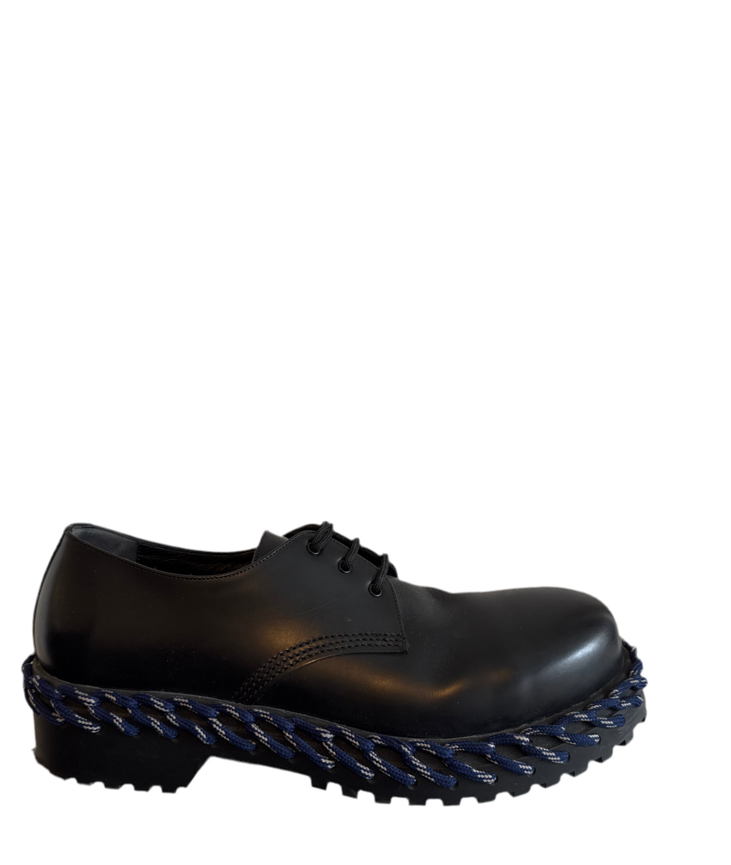 Laced shoes size 43